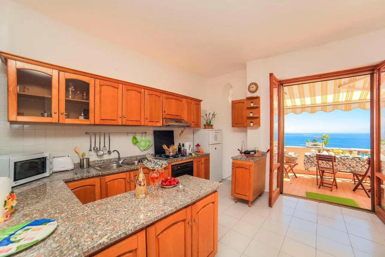 Sun & Sea Apartment アマルフィ 0*,  イタリア